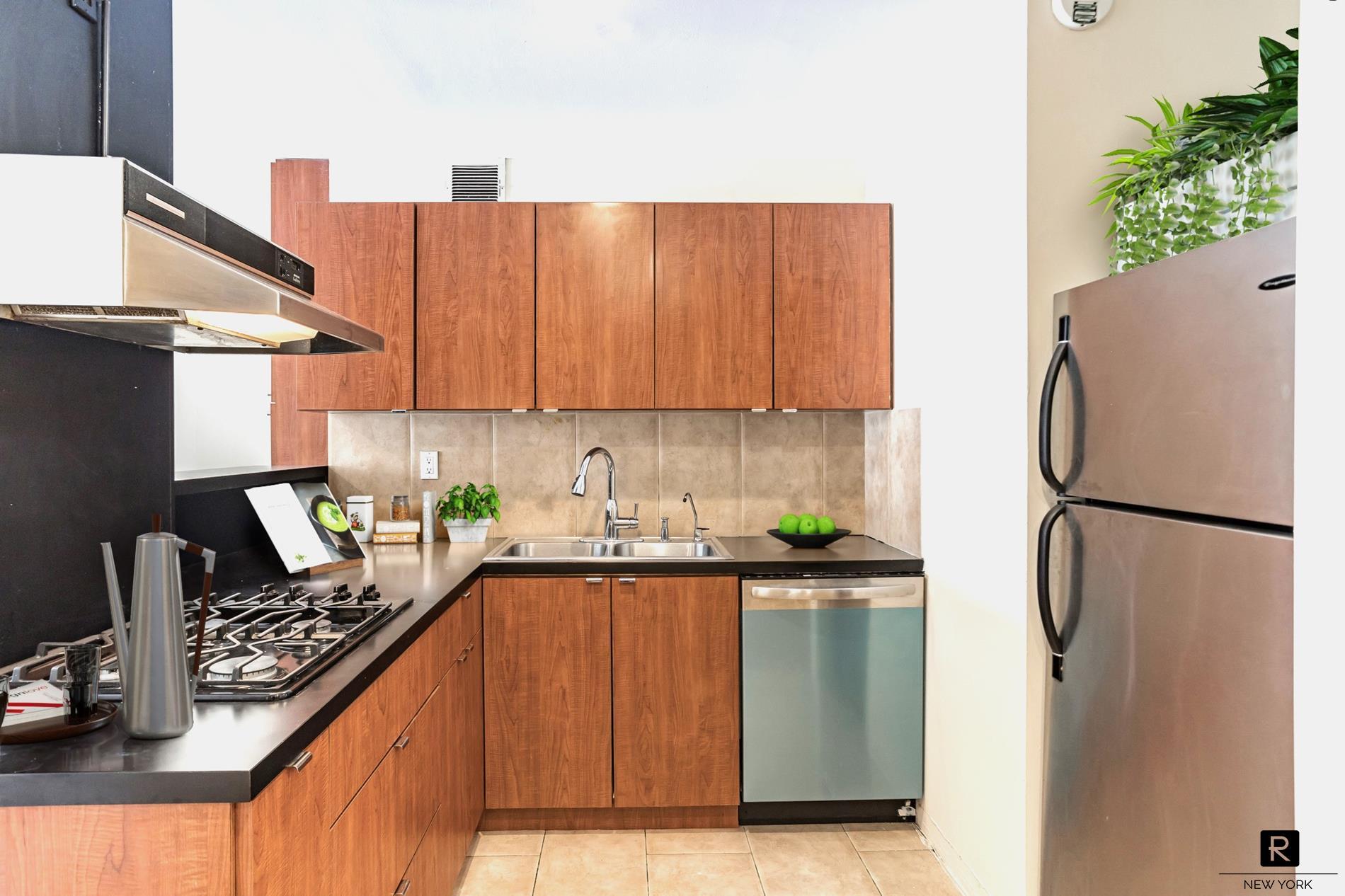 44 E 12th Street Unit: 8-E