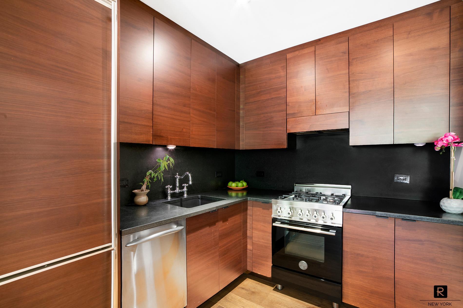 540 W 28th Street Unit: 3-A