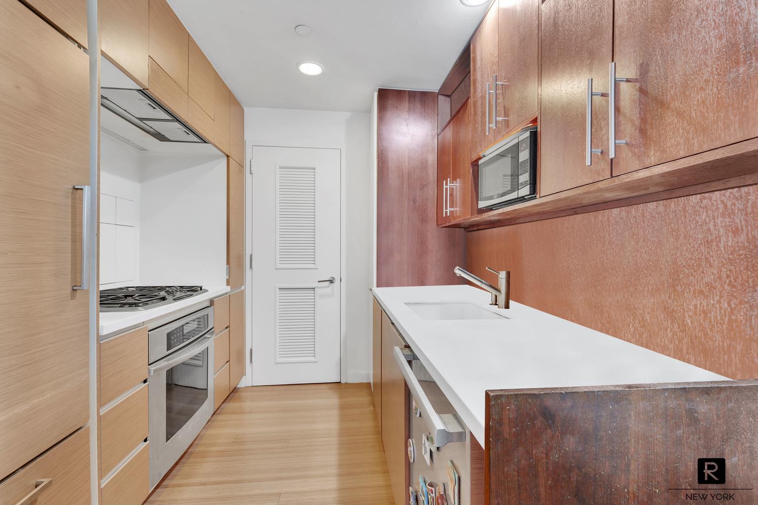 2 River Terrace Unit: 17-F