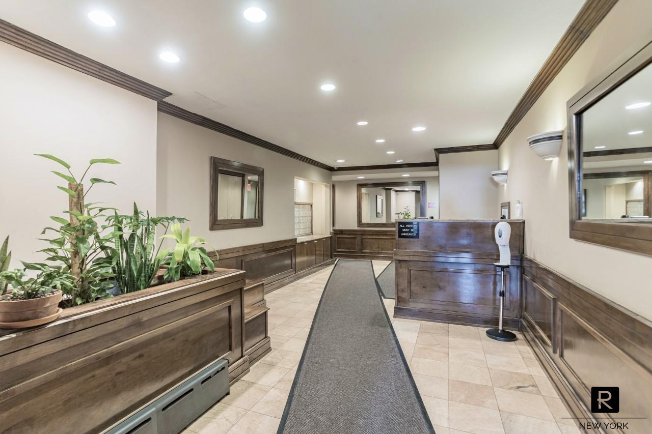 44 E 12th Street Unit: 8-E