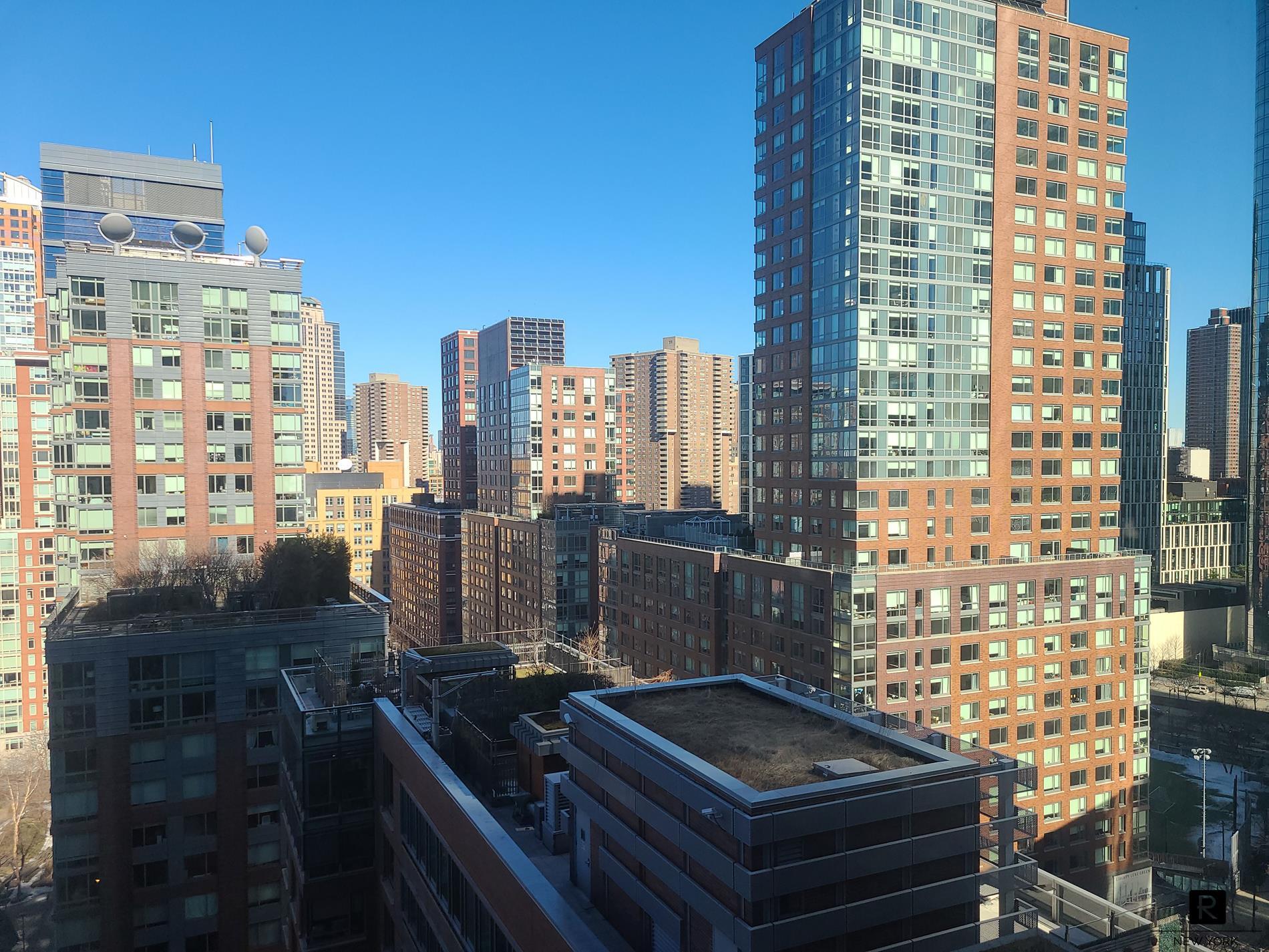 2 River Terrace Unit: 18-F